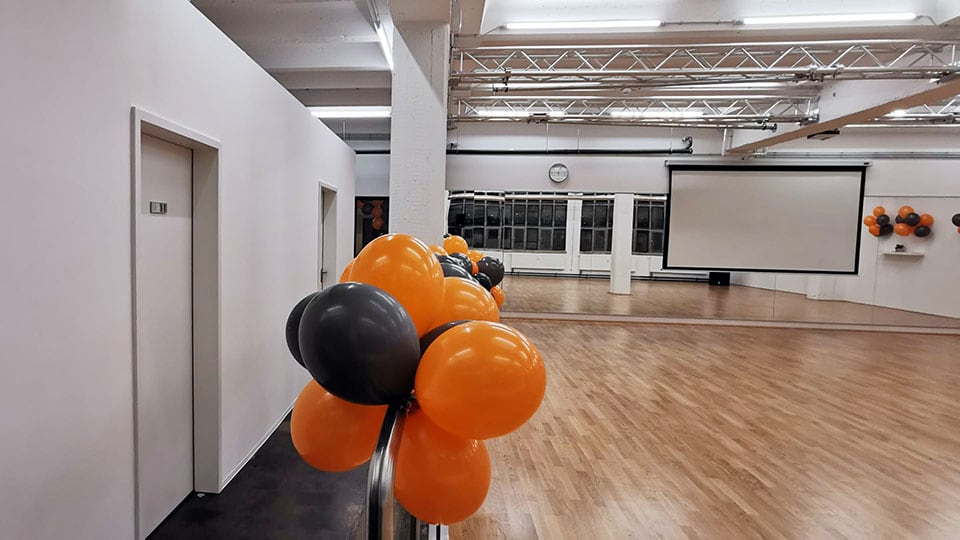 Es sind sowohl UMkleiden für Männer als auch für Frauen vorhanden.